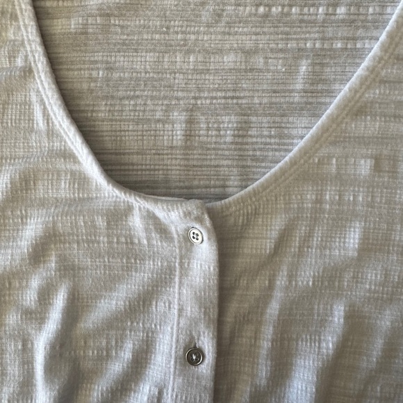Zac & Rachel White V-Neck Button-Down Women's Top NWOT - Picture 7 of 7